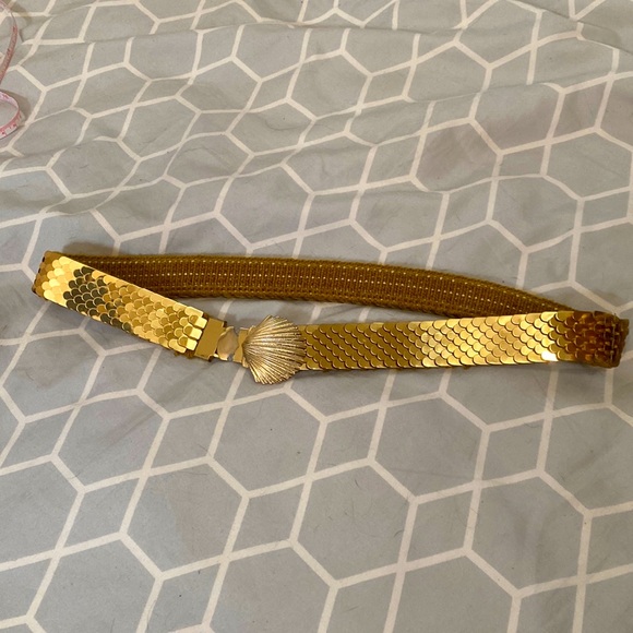 Shiny Gold mermaid scales and seashell elastic waist belt - Picture 1 of 3